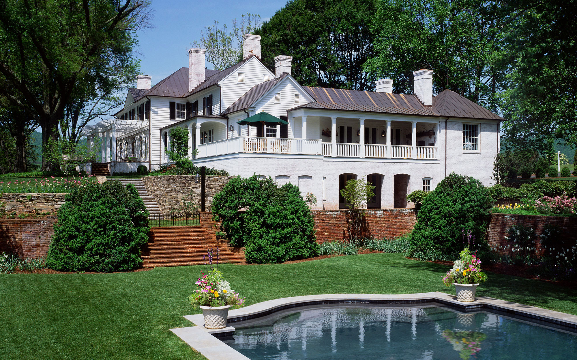 Pools and Water Features<br />
