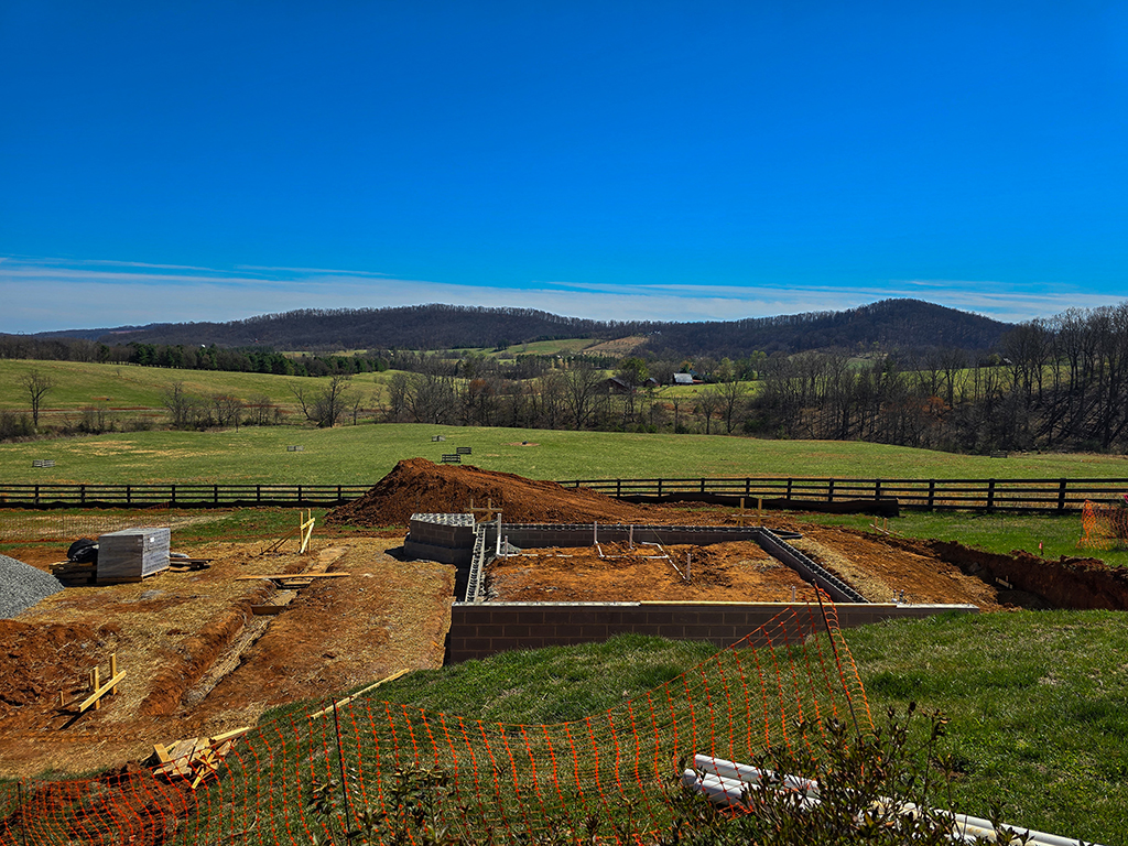 Poolhouse foundation underway