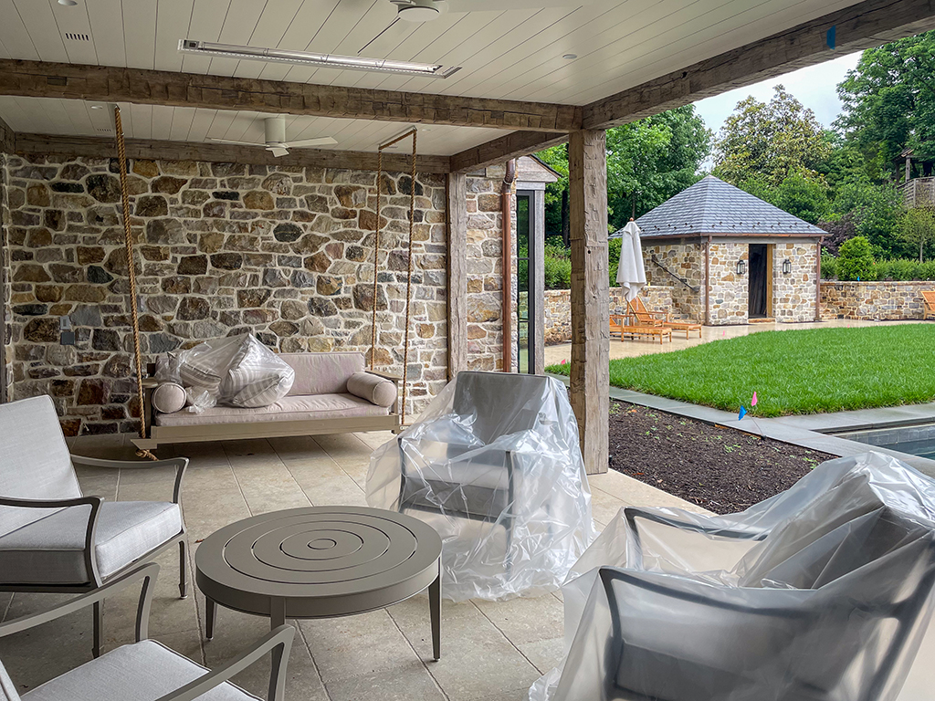 Poolhouse porch